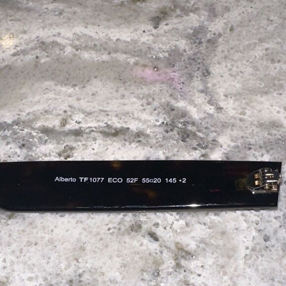 Tom Ford Alberto TF1077 ECO 52F Sunglasses – Black Shield Wrap – One Arm Broken - Picture 4 of 6